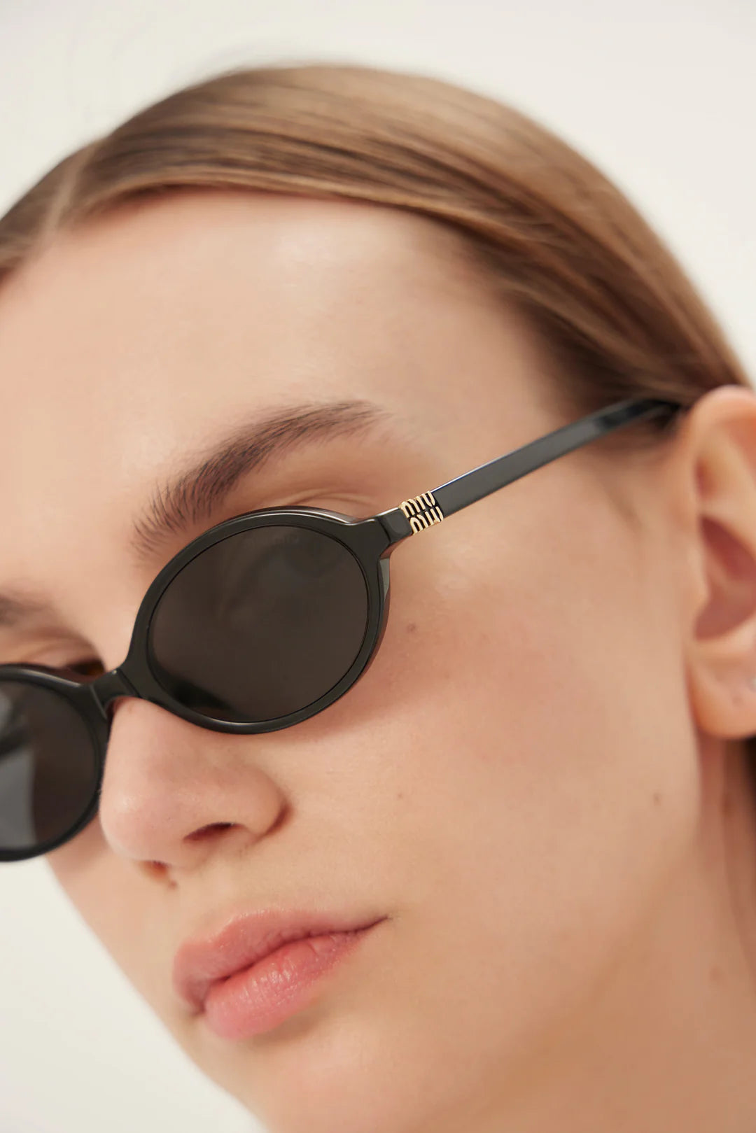 Sunglasses MU04ZS